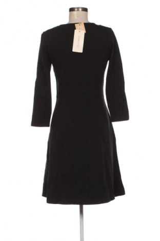 Šaty  Anna Field, Velikost L, Barva Černá, Cena  369,00 Kč