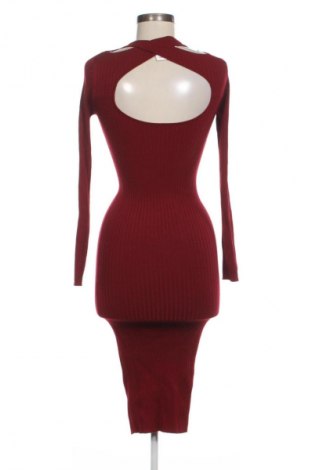 Sukienka Bershka, Rozmiar S, Kolor Czerwony, Cena 49,95 zł