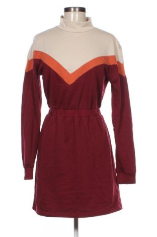 Šaty  Bershka, Velikost M, Barva Vícebarevné, Cena  368,00 Kč