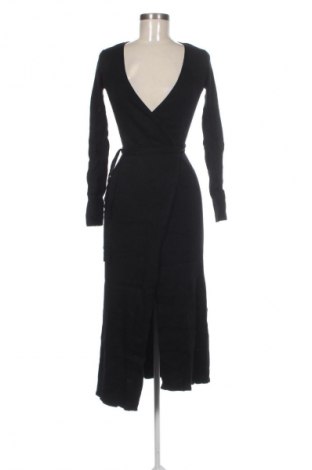 Šaty  Edited, Velikost XS, Barva Černá, Cena  469,00 Kč