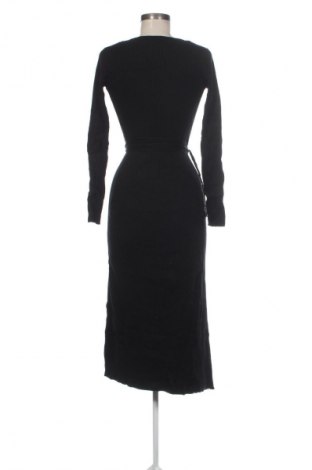 Šaty  Edited, Velikost XS, Barva Černá, Cena  469,00 Kč