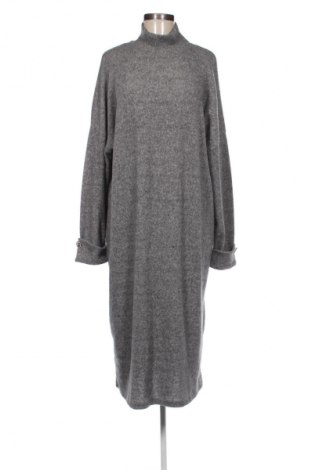 Šaty  F&F, Velikost XL, Barva Šedá, Cena  159,00 Kč