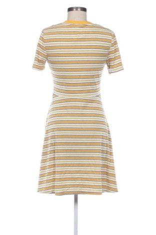 Sukienka Fisherfield, Rozmiar M, Kolor Kolorowy, Cena 63,44 zł