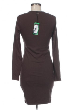 Rochie Guess, Mărime M, Culoare Maro, Preț 222,99 Lei