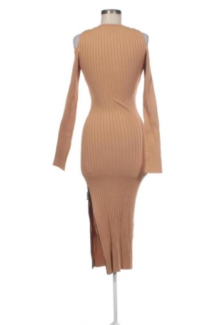 Рокля Guess, Размер XL, Цвят Кафяв, Цена 70,55 €