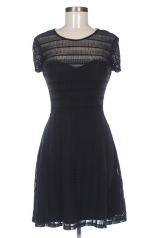 Ruha Guess, Méret S, Szín Fekete, Ár 8 859 Ft