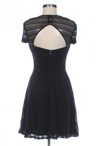 Ruha Guess, Méret S, Szín Fekete, Ár 8 859 Ft