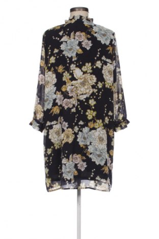 Рокля H&M, Размер XL, Цвят Многоцветен, Цена 9,71 €