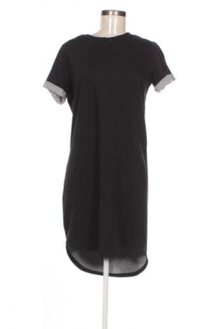 Šaty  Jdy, Velikost M, Barva Černá, Cena  249,00 Kč