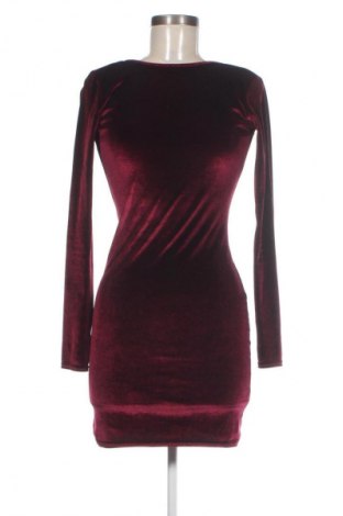 Sukienka Missguided, Rozmiar M, Kolor Czerwony, Cena 80,06 zł