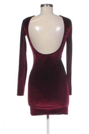 Sukienka Missguided, Rozmiar M, Kolor Czerwony, Cena 80,06 zł
