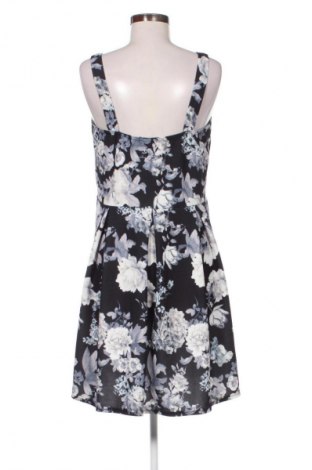 Šaty  New Look, Velikost XL, Barva Vícebarevné, Cena  399,00 Kč