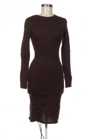 Рокля Pretty Little Thing, Размер XS, Цвят Кафяв, Цена 2,04 €