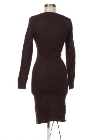 Рокля Pretty Little Thing, Размер XS, Цвят Кафяв, Цена 2,04 €