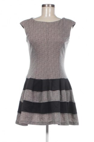 Šaty  Rinascimento, Velikost M, Barva Vícebarevné, Cena  239,00 Kč