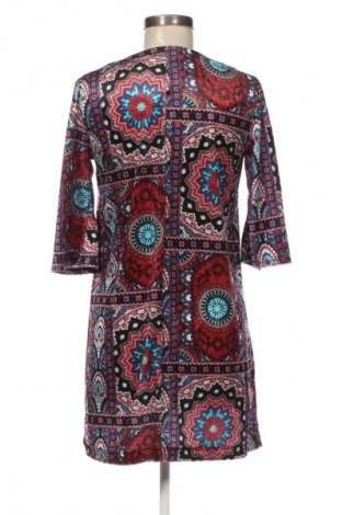 Šaty  Suite Blanco, Velikost S, Barva Vícebarevné, Cena  49,00 Kč