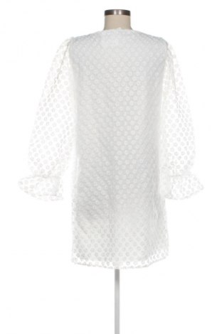 Kleid VILA, Größe M, Farbe Weiß, Preis 8,99 €