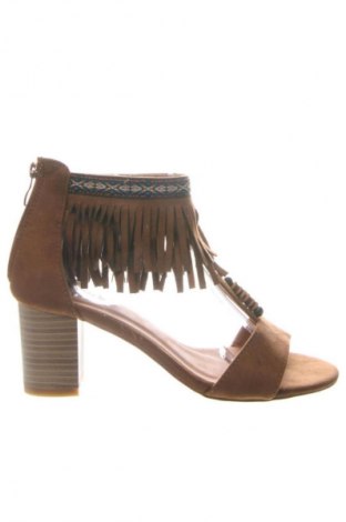 Σανδάλια Dika, Μέγεθος 38, Χρώμα Καφέ, Τιμή 12,99 €