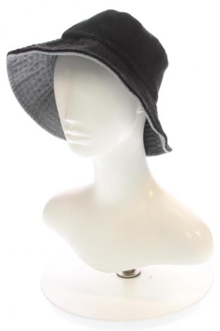 Шапка Stradivarius, Цвят Черен, Цена 8,18 €