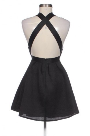 Dámské šaty s tráky TFNC London, Velikost S, Barva Černá, Cena  797,00 Kč