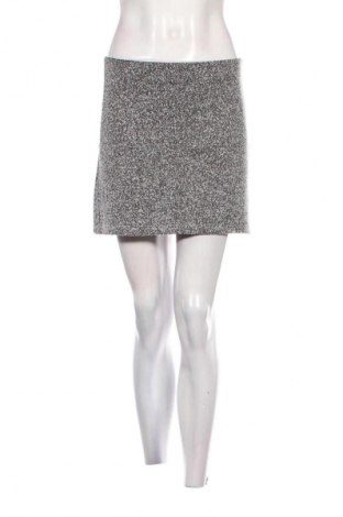 Пола Bershka, Размер S, Цвят Многоцветен, Цена 2,04 €