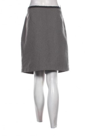 Пола Deville, Размер M, Цвят Сив, Цена 2,04 €