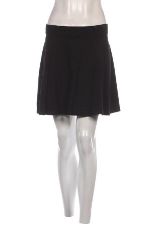 Пола H&M Divided, Размер S, Цвят Черен, Цена 3,57 €