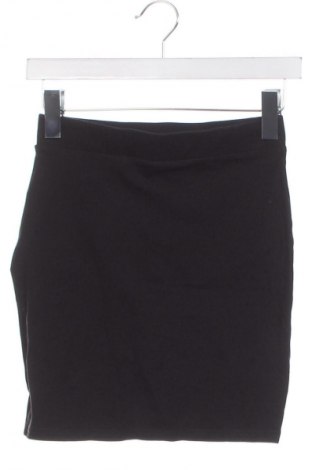 Пола H&M Divided, Размер XXS, Цвят Черен, Цена 2,04 €