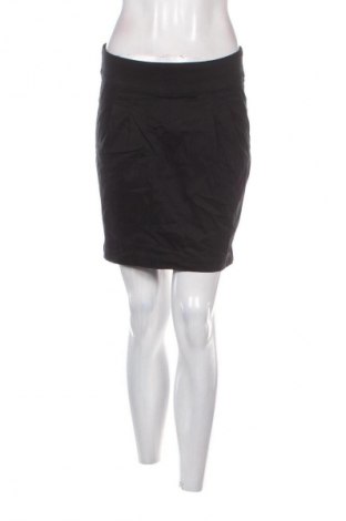 Пола Koe, Размер S, Цвят Черен, Цена 2,04 €