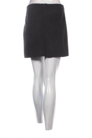 Пола Reserved, Размер S, Цвят Черен, Цена 2,04 €