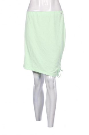 Пола Tommy Jeans, Размер L, Цвят Зелен, Цена 11,75 €