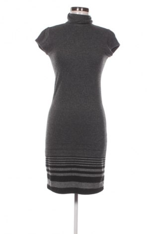 Рокля Junona, Размер M, Цвят Многоцветен, Цена 15,33 €