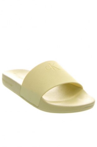 Чехли Calvin Klein Jeans, Размер 39, Цвят Жълт, Цена 38,85 €