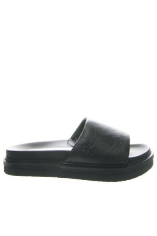 Чехли Calvin Klein Jeans, Размер 40, Цвят Черен, Цена 86,91 €, #135162644