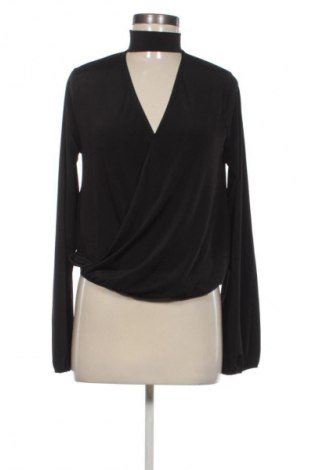 Dámská halenka Bershka, Velikost M, Barva Černá, Cena  49,00 Kč