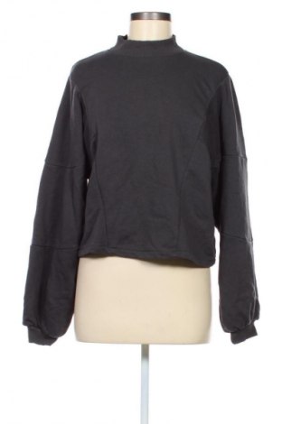 Дамска блуза Bershka, Размер S, Цвят Сив, Цена 5,11 €