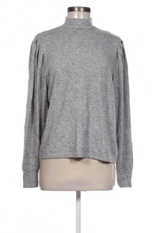 Дамска блуза Stradivarius, Размер L, Цвят Сив, Цена 5,11 €