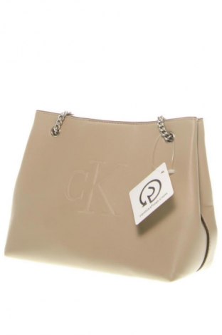 Дамска чанта Calvin Klein Jeans, Цвят Бежов, Цена 74,13 €