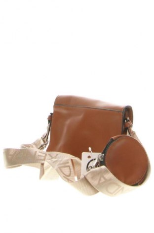 Női táska Kendall & Kylie, Szín Barna, Ár 4 639 Ft