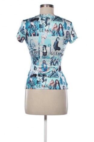 Γυναικείο t-shirt Guess, Μέγεθος XS, Χρώμα Πολύχρωμο, Τιμή 14,99 €
