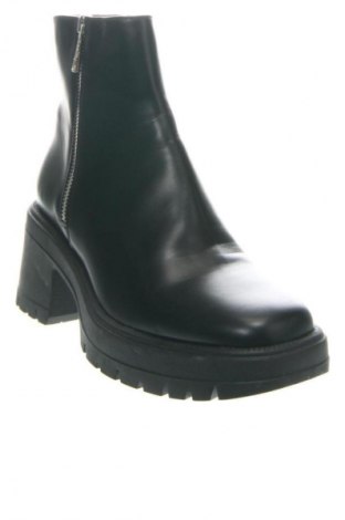 Дамски боти Bershka, Размер 39, Цвят Черен, Цена 20,45 €
