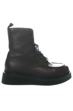 Дамски боти Levi's, Размер 41, Цвят Кафяв, Цена 42,43 €