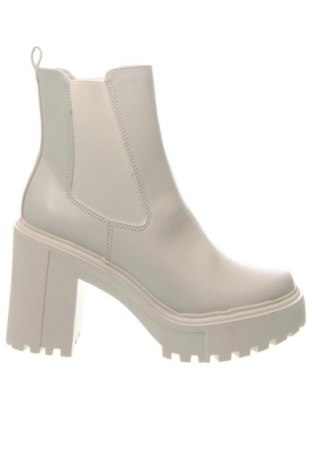 Дамски боти Madden Girl, Размер 38, Цвят Екрю, Цена 60,33 €