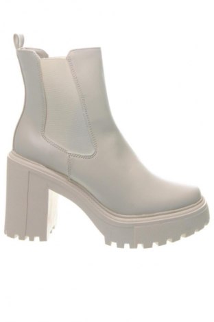 Дамски боти Madden Girl, Размер 39, Цвят Бял, Цена 58,79 €