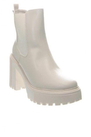 Дамски боти Madden Girl, Размер 39, Цвят Бял, Цена 58,79 €