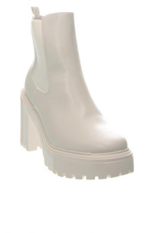 Дамски боти Madden Girl, Размер 38, Цвят Бял, Цена 35,27 €