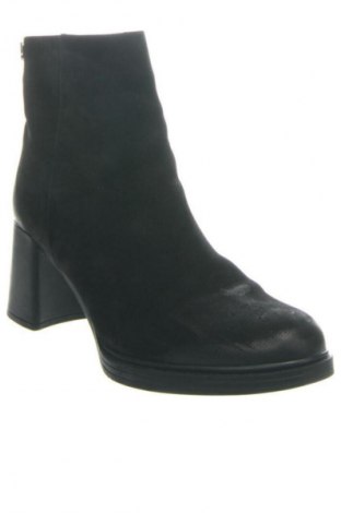 Дамски боти Magnolia, Размер 39, Цвят Черен, Цена 21,98 €