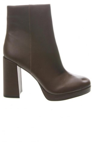 Дамски боти Steve Madden, Размер 40, Цвят Кафяв, Цена 52,66 €