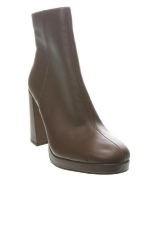 Дамски боти Steve Madden, Размер 40, Цвят Кафяв, Цена 52,66 €