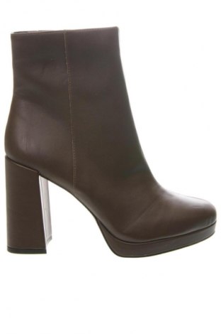 Дамски боти Steve Madden, Размер 42, Цвят Кафяв, Цена 46,52 €